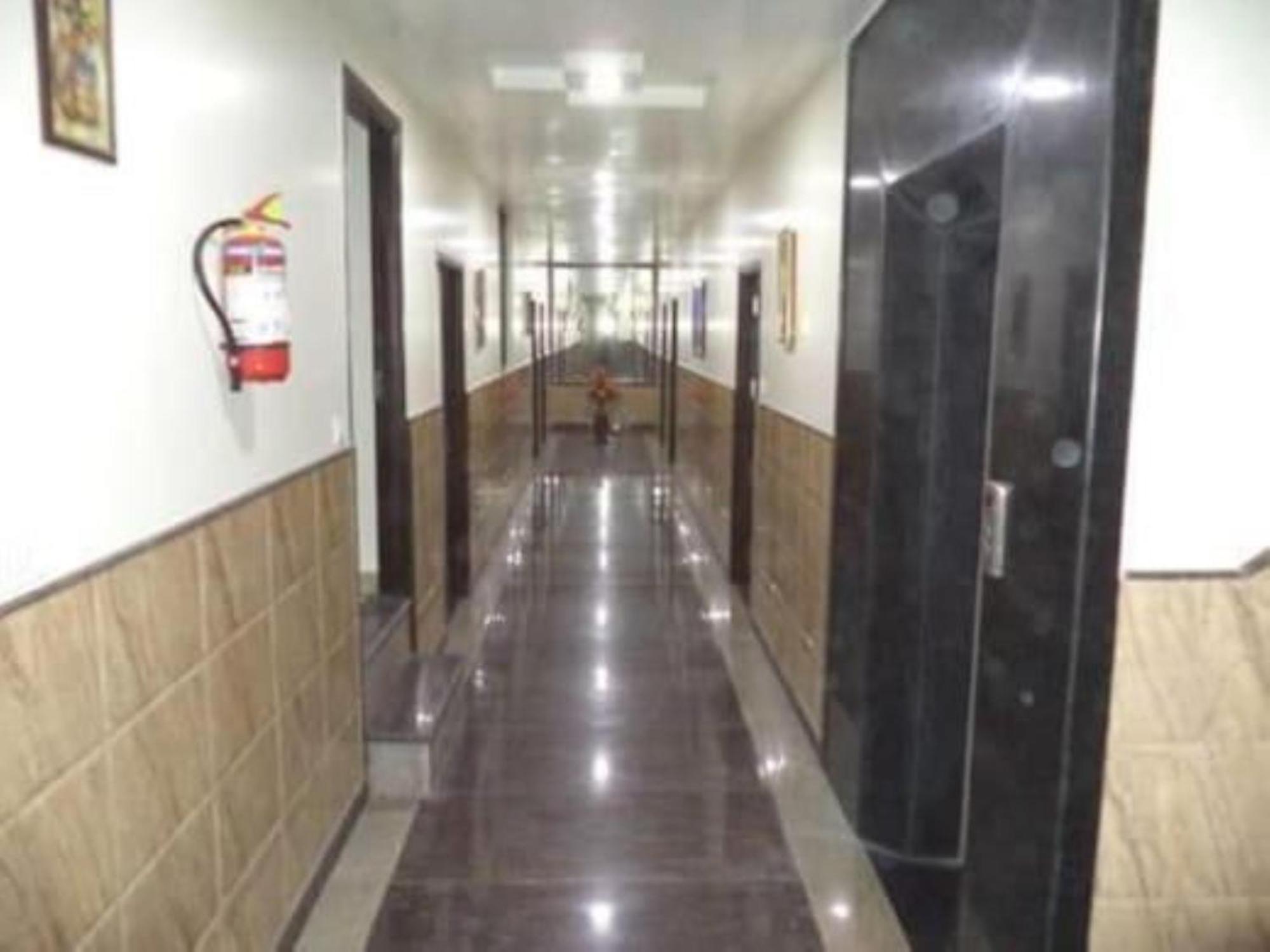 Jet Fox By Aero View Hotel, Delhi Airport 3* New Delhi