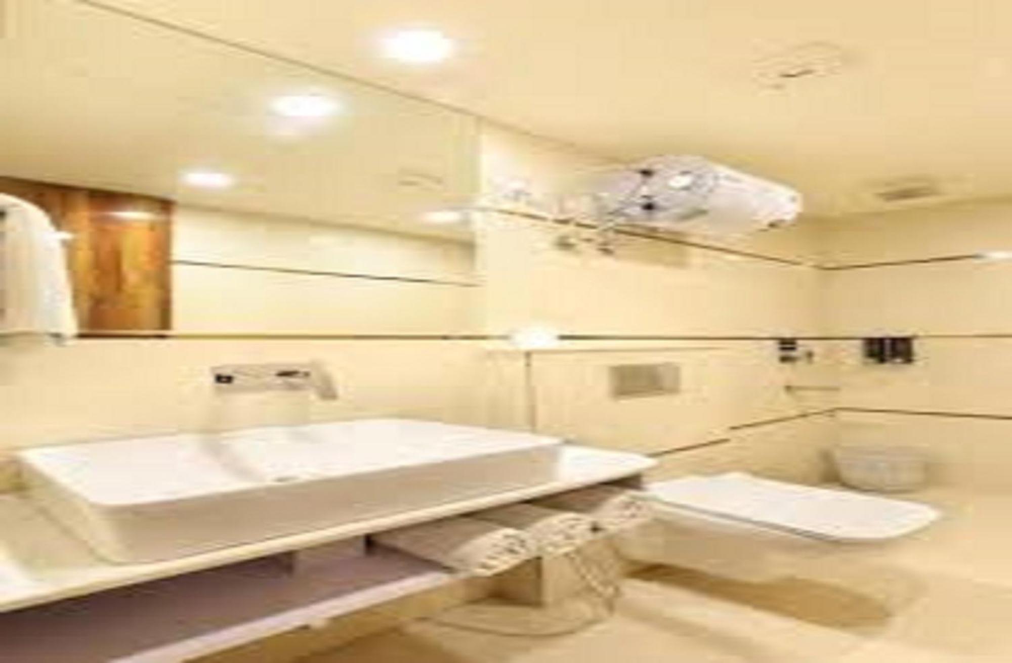 Jet Fox By Aero View Hotel, Delhi Airport